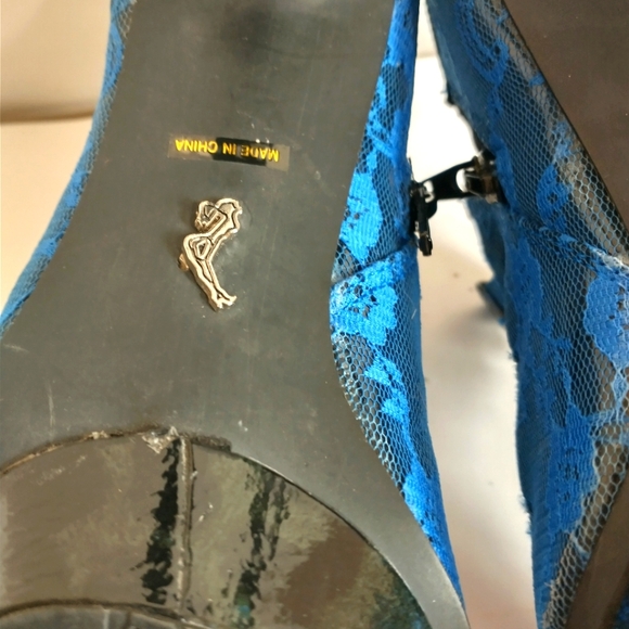 Beautiful Blue and Black Dollhouse Stilletos Size 6.5 - Picture 10 of 11